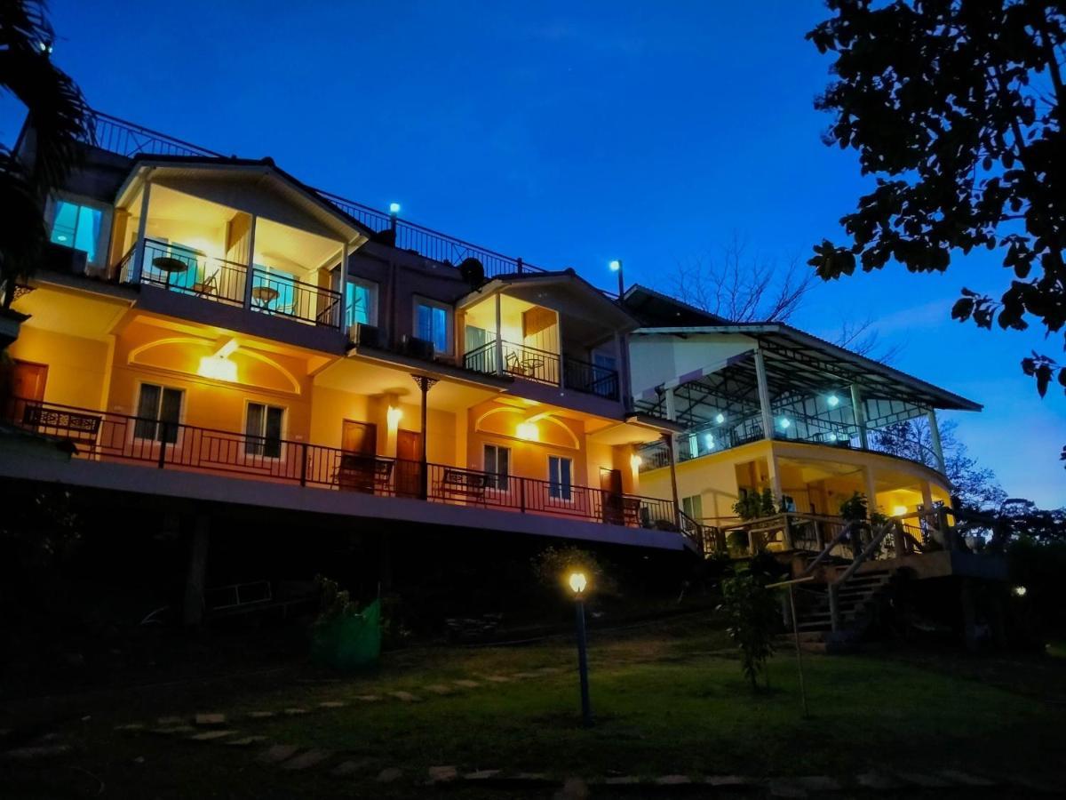 Ozone Chomdao Resort Wang Nam Khiao Buitenkant foto